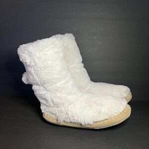 Candies Womens Cream Colored Soft Faux Fur Slipper Boots Booties Medium (7 - 8)